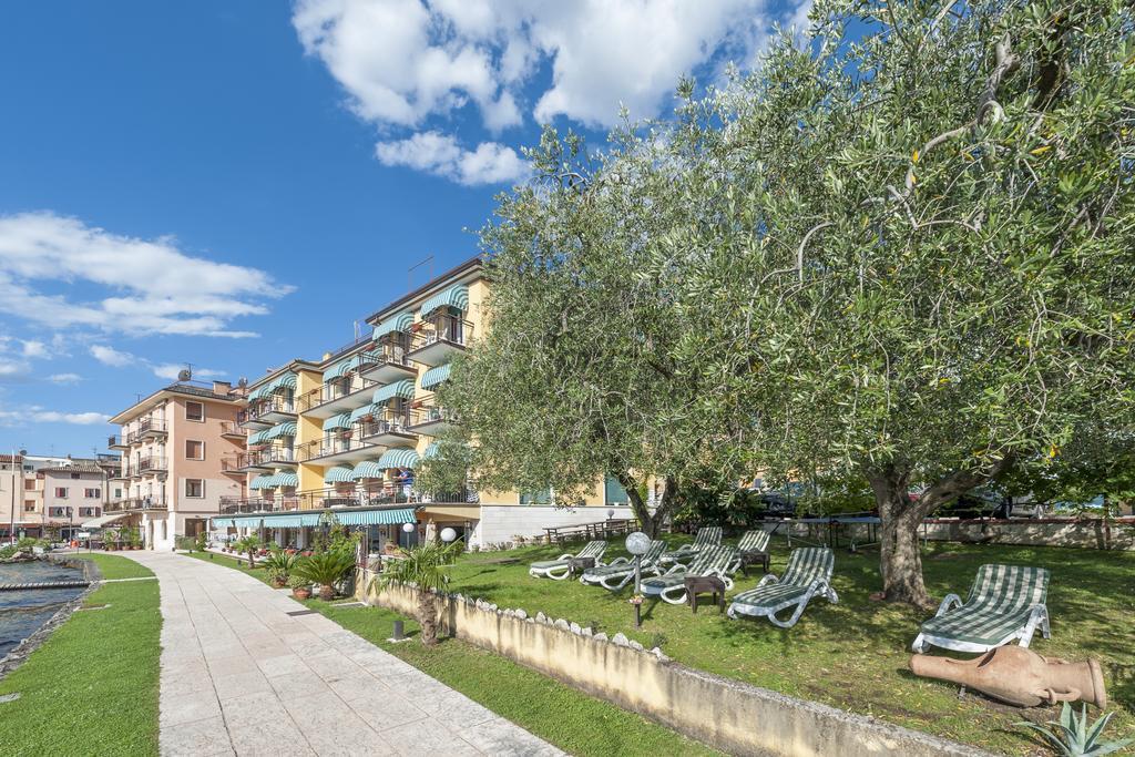 Hotel Nettuno برنزوني سول جاردا المظهر الخارجي الصورة